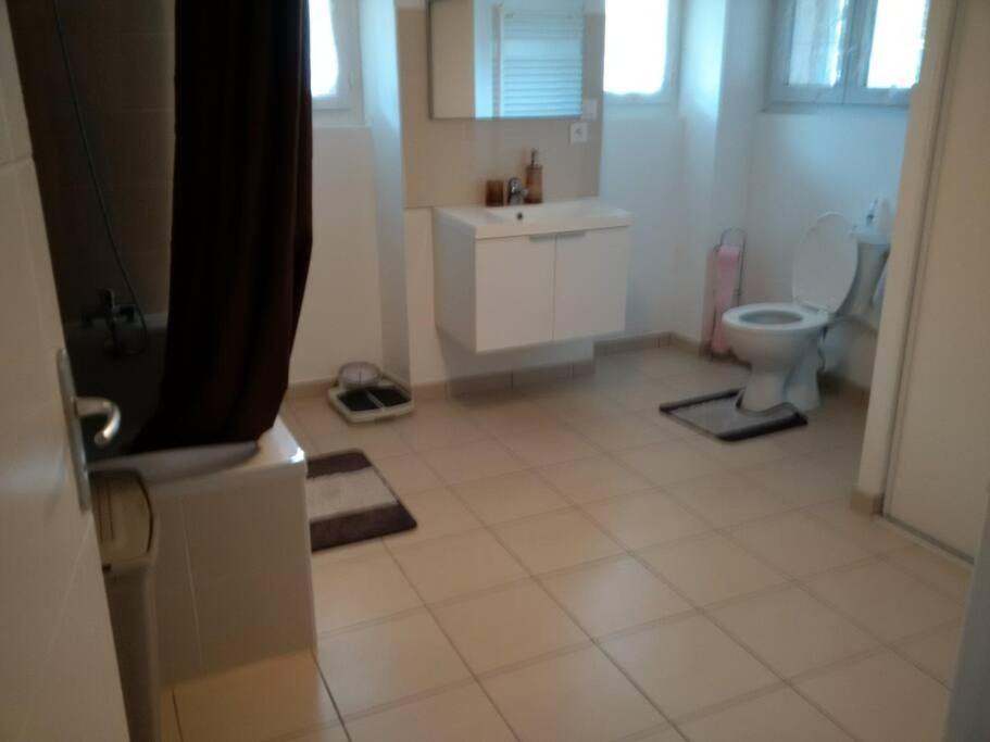 53 M2 En Rdc Maison, Jardin, A 50 M * La Turballe